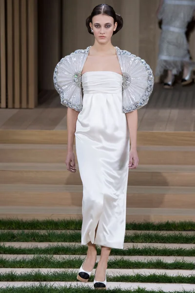 Look 63